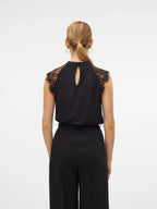 BLUSA CON MANICHE IN PIZZO VERO MODA