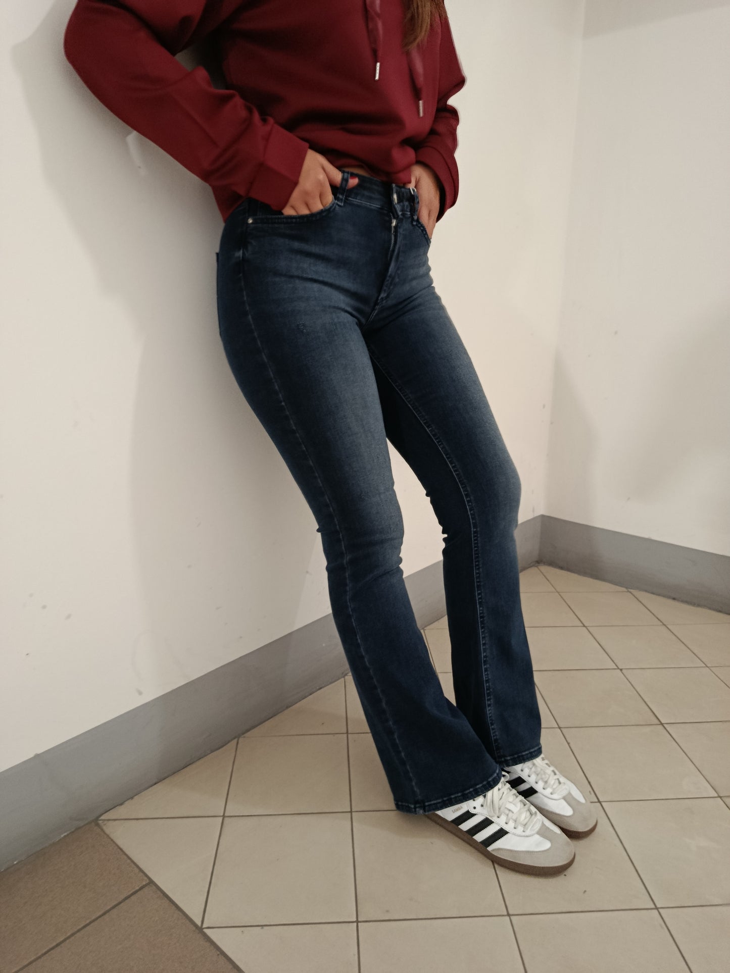JEANS BLUEBLACK FLARED
