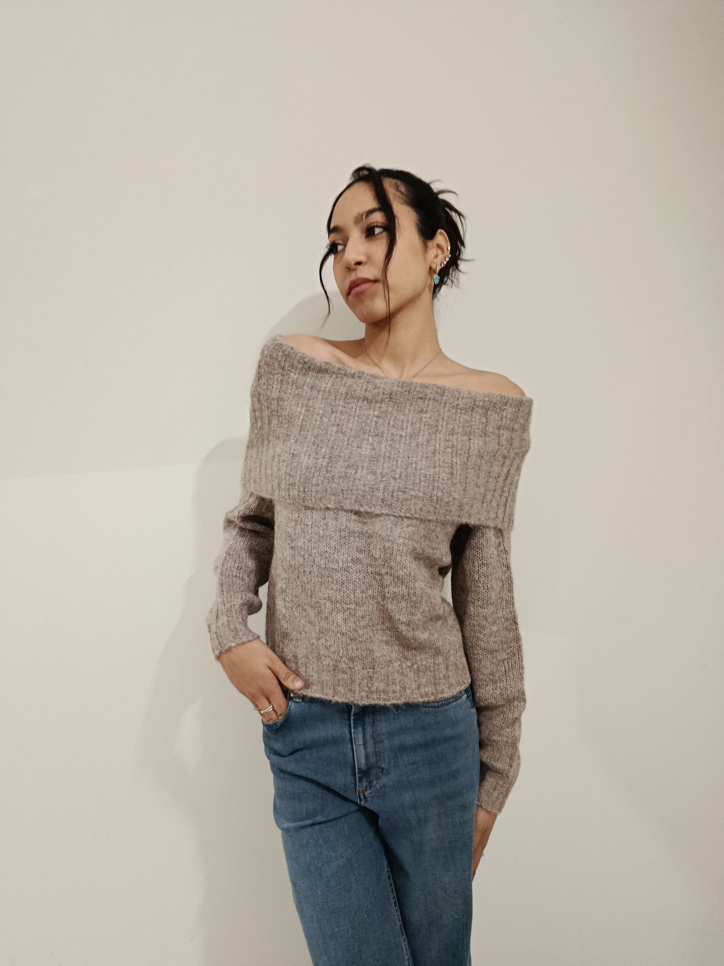 PULLOVER OFF SHOULDER ONLY